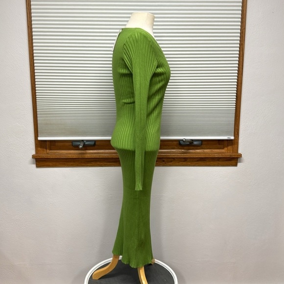 A New Day NWT Green V-Neck Long Sleeve Ribbed Stretchy Sweater Midi Dress - Picture 5 of 13